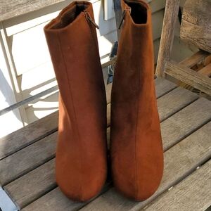 NWOB Christian Siriano for Payless Women's Brown Ankle Boots - Size 9